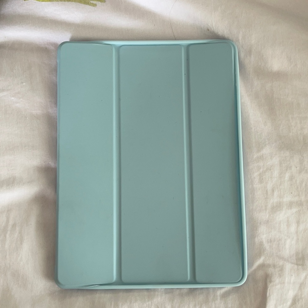 I pad cover. Brand new.